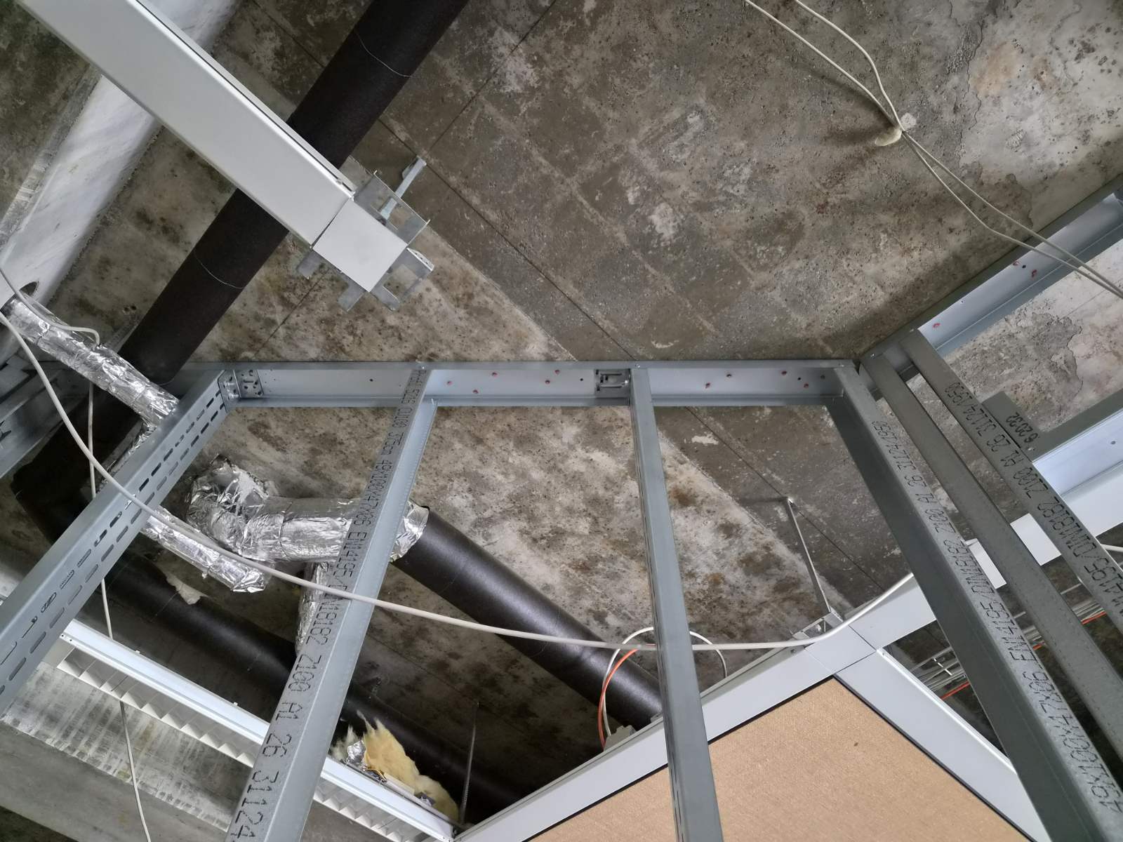 Trockenbau und Schallschutzwände in der Längenfeldschule Ehingen Bild 21